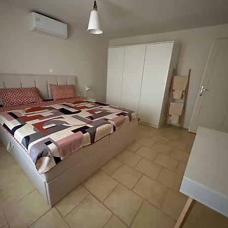 Daisy House Golden Area Ferienhaus *